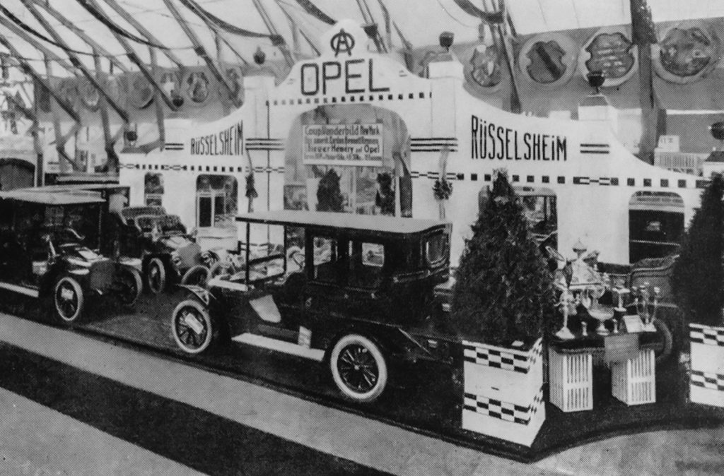 Opel-Stand auf der IAA Frankfurt am Main, 1905