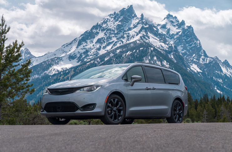 2020 Chrysler Pacifica Limited with S Appearance