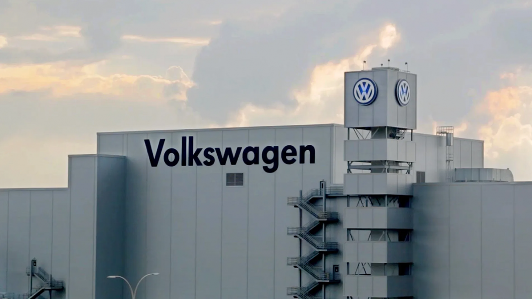 Volkswagen extends suspension of production