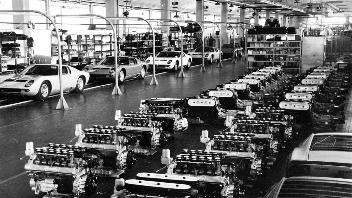 Automobili Lamborghini : Factory and Production Turn 60