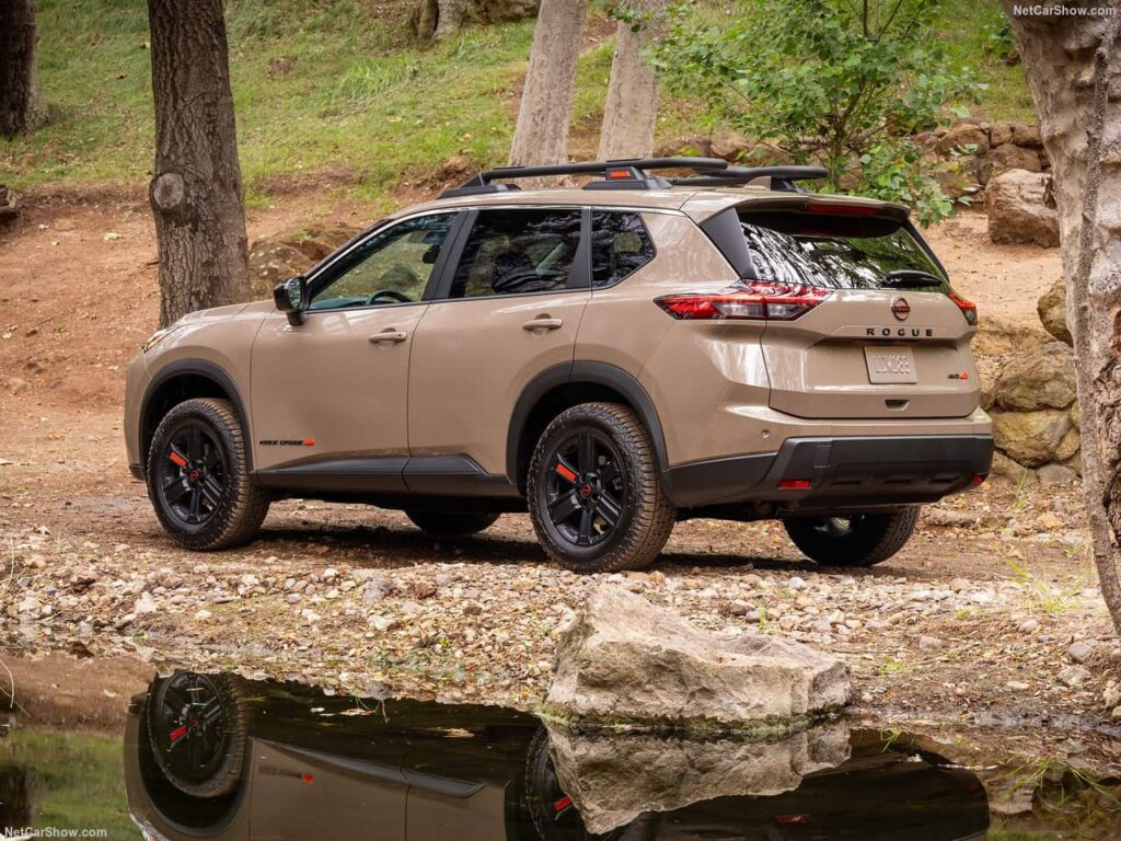 2025 Rogue Rock Creek Edition ©Nissan